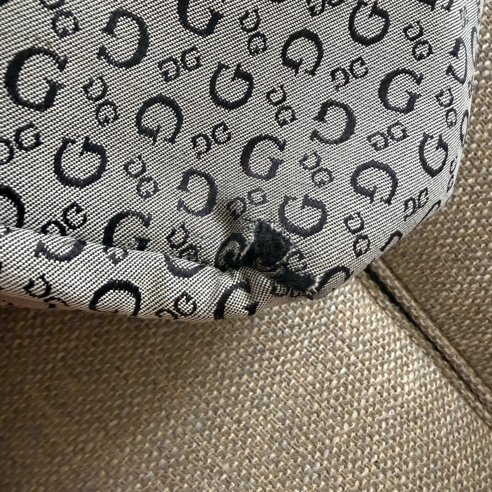 Guess Handbag - Picture 4 of 7